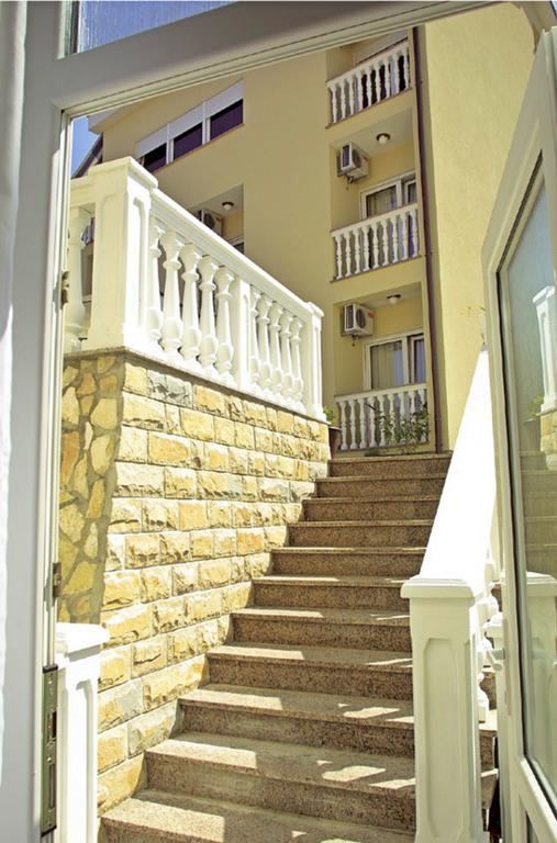 Guesthouse Villa Adria Malinska Kültér fotó