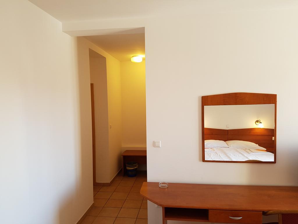 Guesthouse Villa Adria Malinska Kültér fotó