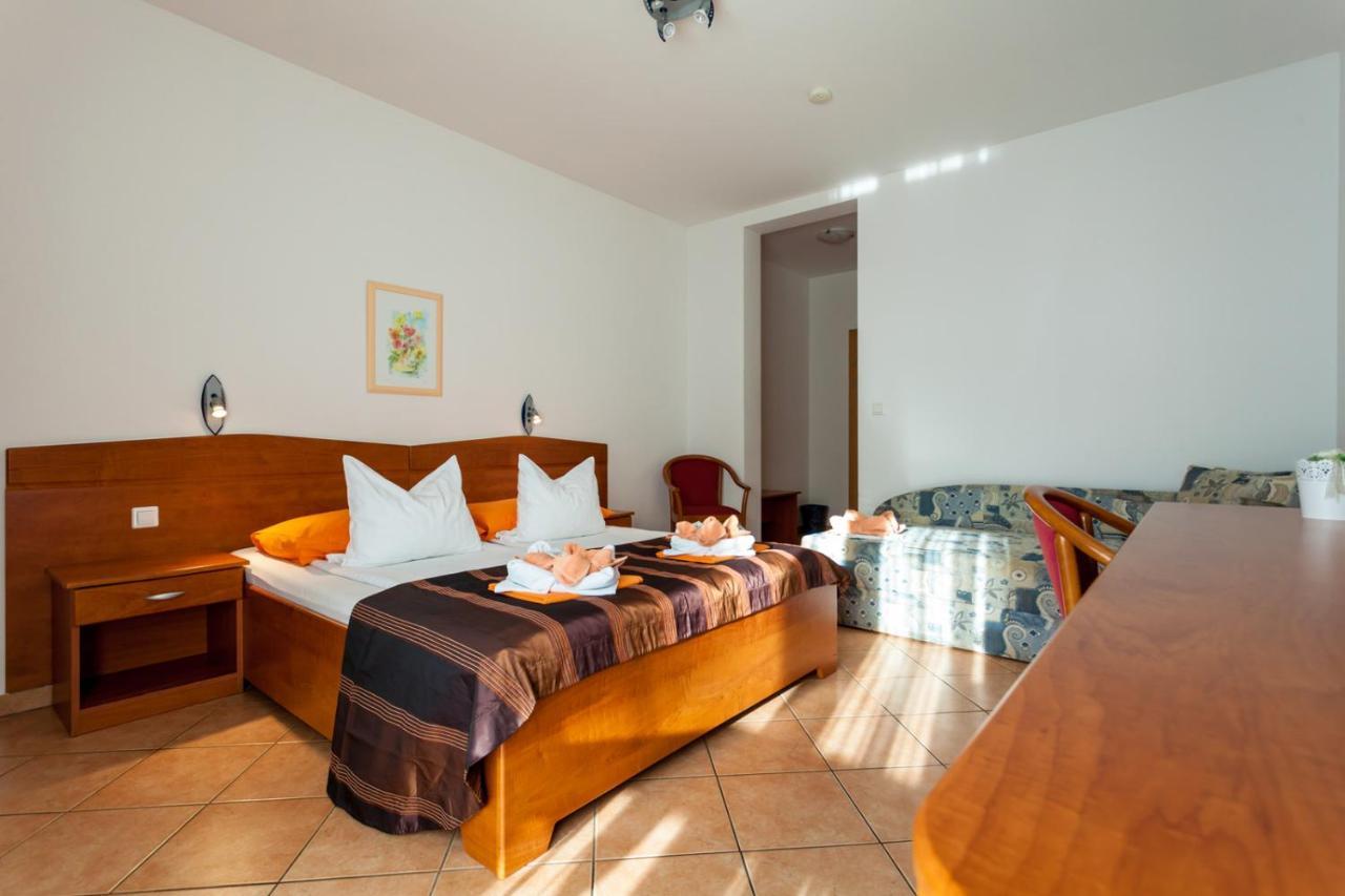 Guesthouse Villa Adria Malinska Kültér fotó