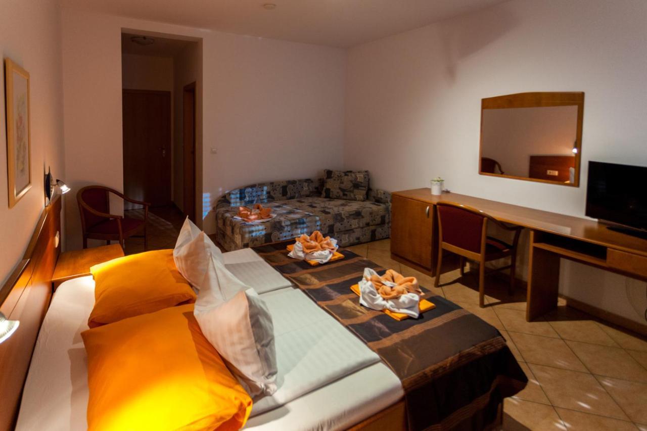 Guesthouse Villa Adria Malinska Kültér fotó