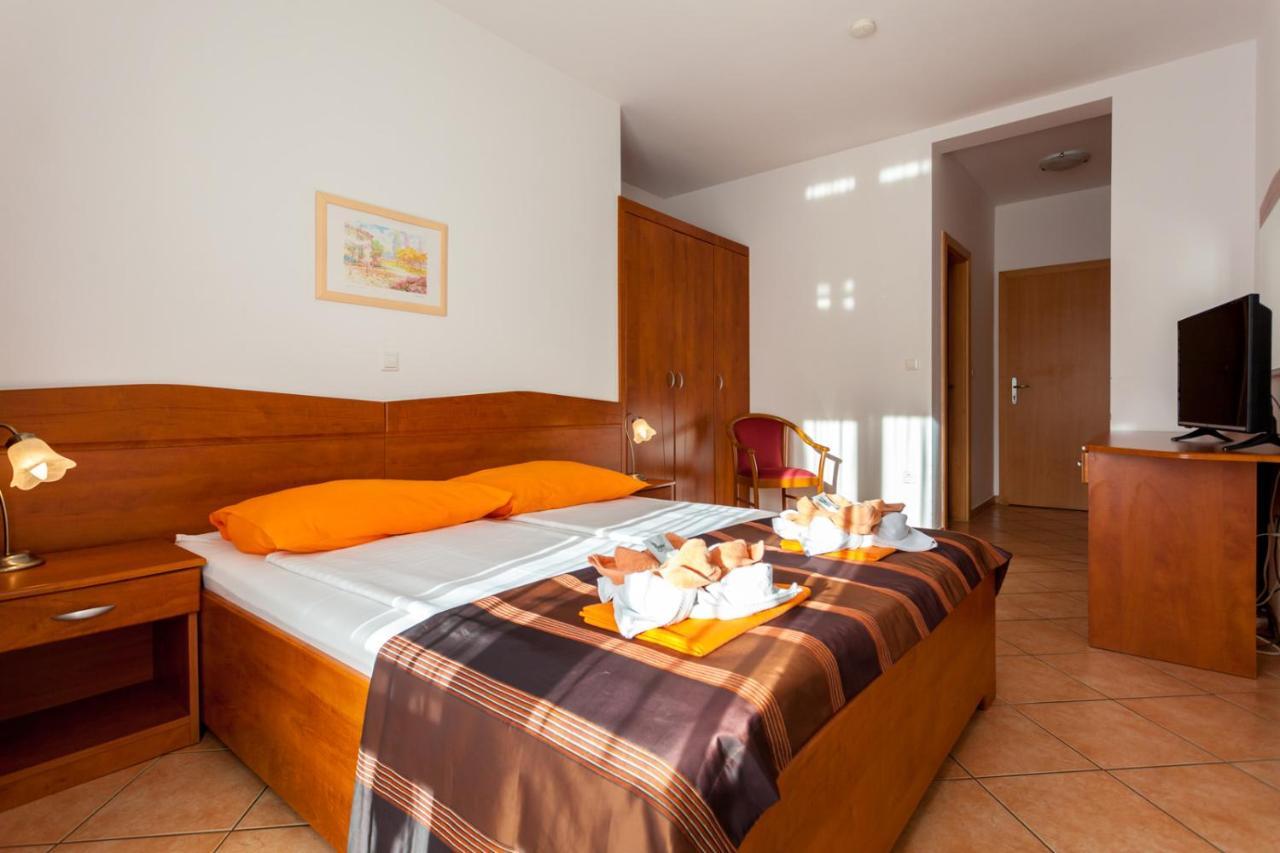 Guesthouse Villa Adria Malinska Kültér fotó